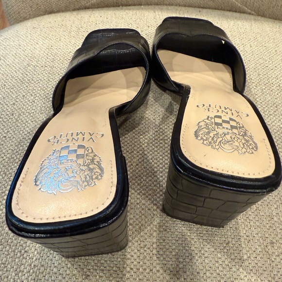 Vince Camuto Black Croc-Patterned Heels - Picture 4 of 8